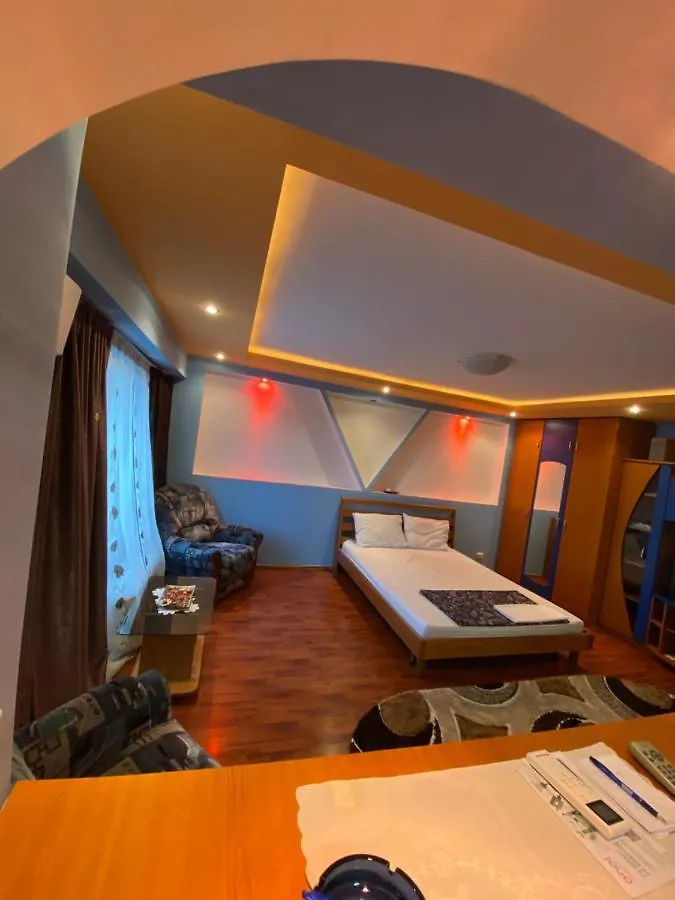 Elixir Studio Bucureşti 0*,  România